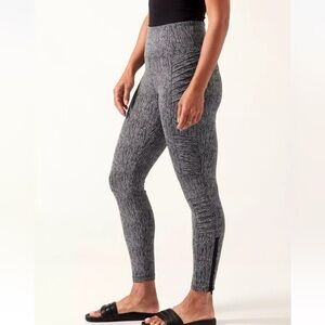 NWT Athleta Delancey Textured Moto Tight